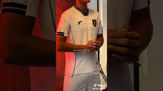 Sesi foto Jersey Timnas terbaru dari erspo, Sumber vidio: Tiktok Erspo.official