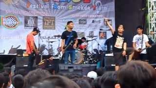 TFT - Hariku Harimu [Live at SMKN 2, Surabaya | 03.02.2013]