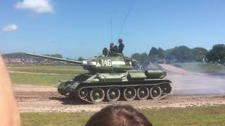 Tankfest 2019 - t-34’s doing their thing