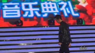 2012 01 19 2011年度北京流行音乐典礼（中歌榜） 鍾漢良 得奖 舞台演绎男歌手 by hele