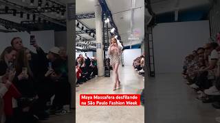 Maya Massafera desfilando na São Paulo Fashion Week