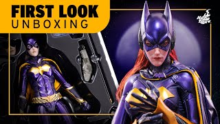 Hot Toys Batgirl Purple and Gold Version Figure Unboxing | First Look