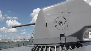 イージス護衛艦　こんごう　54口径127mm単装速射砲　デモ展示