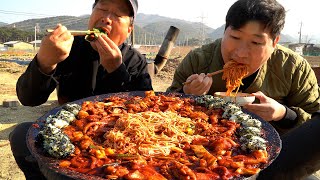 솥뚜껑에 볶은 낙지볶음에 소면, 주먹밥, 볶음밥까지~ (Spicy stir-fried small octopus) 요리\u0026먹방!! - Mukbang eating show