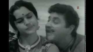 Aaj Ki Mulaqat Bas Itni Lata Mangeshkar Mahendra Kapoor Bharosa 1963 Music Ravi HD