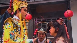 An 8-Year-Old Boy Stops the King's Procession to Teach a Lesson, Unveiling His True Identity