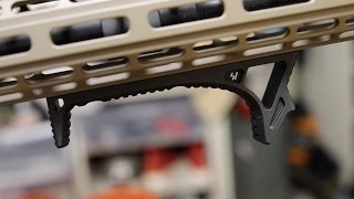 STRIKE INDUSTRIES LINK CURVED GRIP - PREVIEW