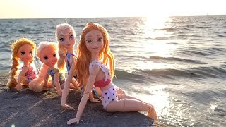 Super Beach day ! Elsa & Anna toddlers - Barbie - sand play - water fun - splash - sunset