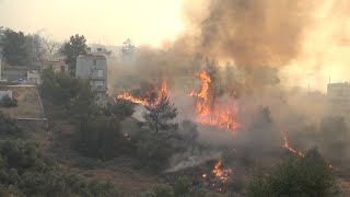 Συνεχείς οι αναζωπυρώσεις στην Πεντέλη