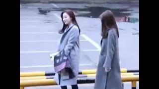 [161111]eunyeon moment -Jiyeon is following Eunjung