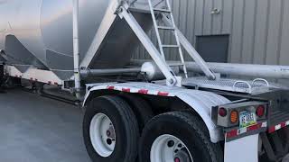 Peterbilt 379 unloading Fly Ash