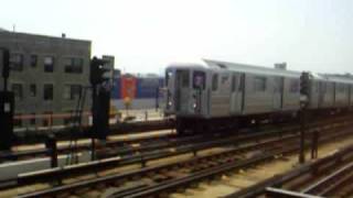 7 Train arriving at 40 St. -Lowery St.