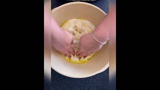 How to incorporate olive oil to sourdough, easy way to add olive oil to a bread dough