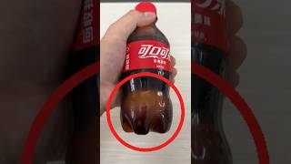 可口可乐里面有东西？Is there something in Coca-Cola?#shorts