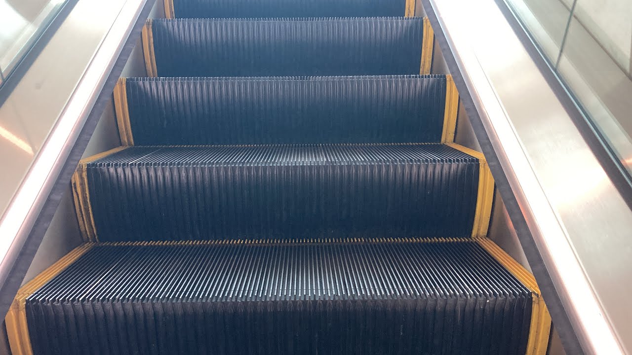 Kone Escalators Near Neiman Marcus At Roosevelt Field Garden City Ny