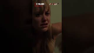 PEŞİMDEKİ ŞEYTAN/IT FOLLOWS