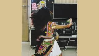 Dholida - Loveyatri |Divya Koli |Garba Small Choreography
