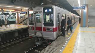 東武スカイツリーライン　普通浅草行き　東武10030系11666編成　北千住駅にて