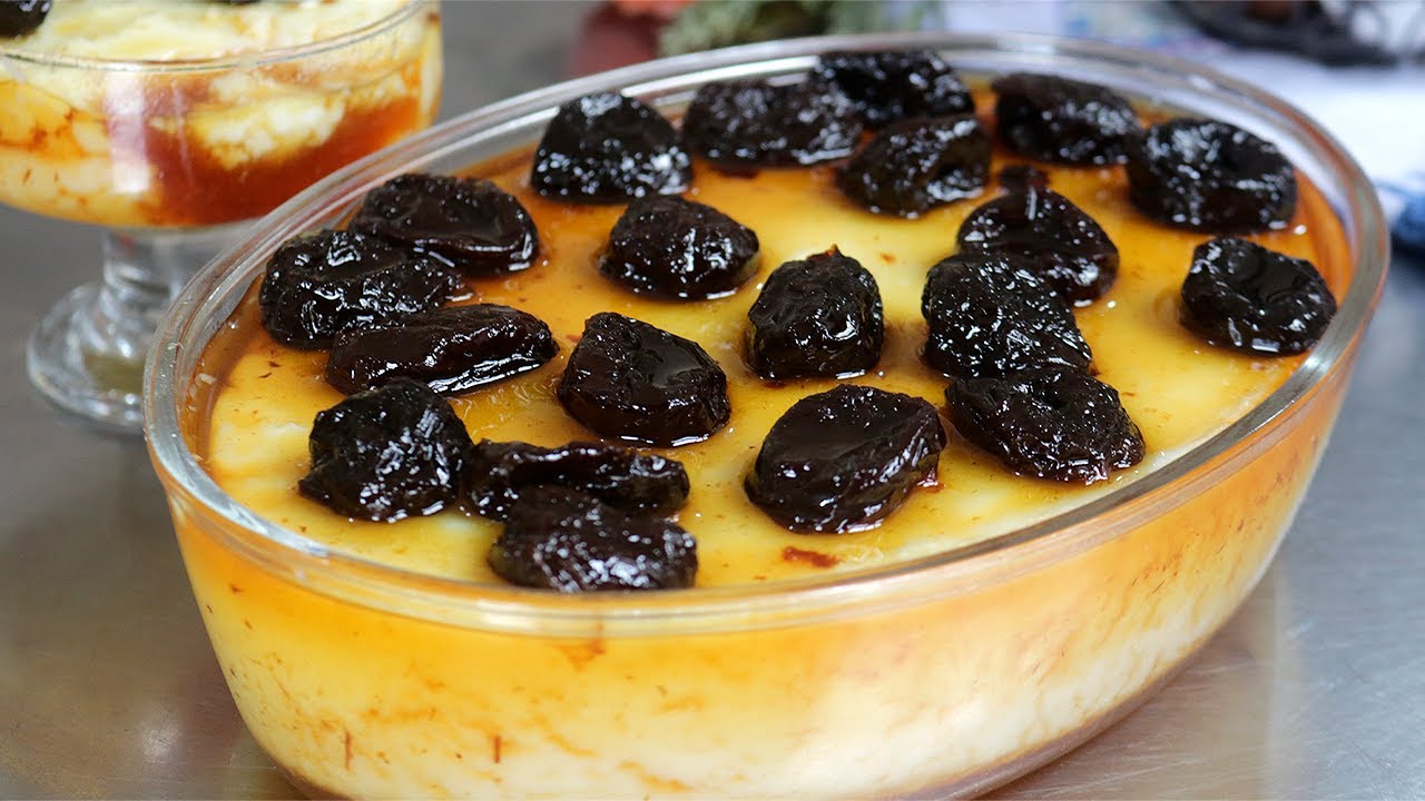 Manjar De Coco Com Leite Condensado E Calda De Ameixa Fica Dos Deuses