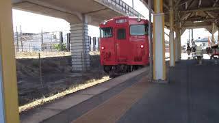 【唐突に流れる放送】芸備線矢賀駅２番乗り場　列車到着放送と列車到着