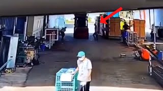 😲 WORKER GETS RAN OVER BY A FORKLIFT | WORK ACCIDENT CAUGHT ON CAMERA