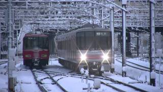 2011.1　名鉄電車　雪景色　並走～　金山駅にて