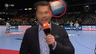 ZDF-Moderator wird von Handball am Kopf getroffen | Handball EM 2020