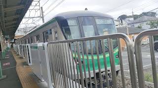 常磐線　各駅停車向ヶ丘遊園行き　東京メトロ16000系16128編成　新松戸駅にて