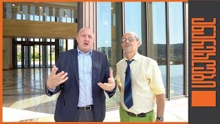 პრეზიდენტი და მისი სასახლე - ანარეკლები