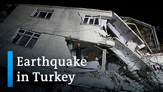 Earthquake hits eastern Turkey, killing 22 | DW News