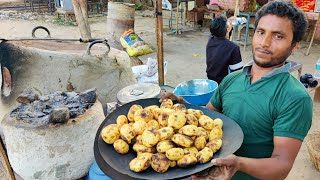 ऐसा अनोखा Street Food नही देखा होगा | Live On Wood Fire 🔥Vendoor Cooks Potato in Sand in Big Tandoor