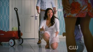 Jane the virgin - Mateo is walking