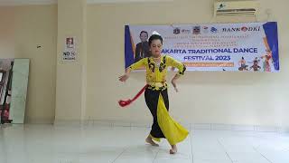 Jakarta Traditional Dance Jaipongan Lagu Bentang Bentang Juara Umum || Clarisya Audrey Annabelle