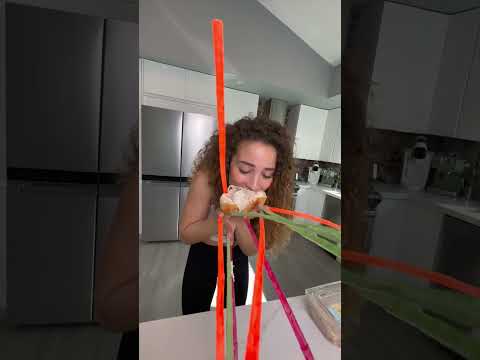 Who has the longest nails in the world 2020?