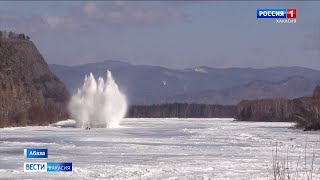 В ожидании паводка. В Абазе сегодня взрывали лед на реке Абакан