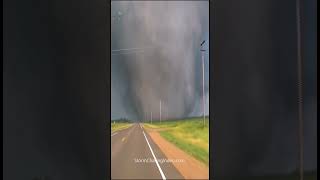 Jim Bishop and Reed Timmer escape the Manchester, SD tornado 20 Years ago