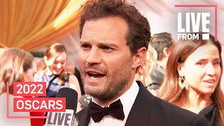Jamie Dornan's "Beautiful" Moment With Andrew Garfield at Oscars 2022 | E! Red Carpet & Award Shows