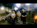 Indian Sikh cooks for 50,000 people per day. FOR FREE.