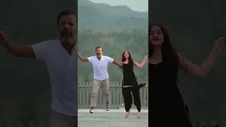 Video बनाने वाले को राहुल गांधी स्वयं पुरस्कृत करेंगेवैसे डांस तो धाकड़ किया है 😁😁😁😁 #viralvideo