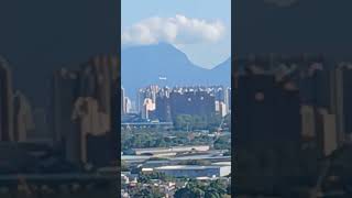 2024年7月9日星期二黃昏 （ 民航飛機，正在準備降落到大嶼山島的赤鱲角飛機場 ） 。 攝於香港的 （ 天水圍 ） 區之天水圍醫院的 （ 附近 ） 。