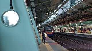 20221014 2194次EMU700型區間車 汐科車站第二月台 列車離站 Train No.2194 Local train Xike station Platfrom2 Train depart