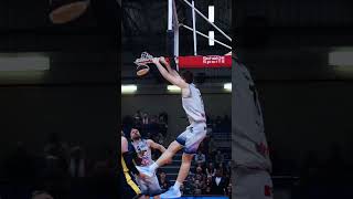 Oskar Giltay with the Alley-Oop #basketball #unitedwestand #dunk #18yearsold #bnxtleague #alleyoop