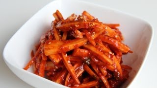 Dorajimuchim (Spicy bellflower root: 도라지무침)