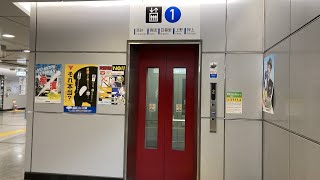 京成船橋駅1番線ホームのエレベーター