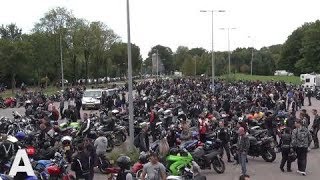 Honderden motorrijders bijeen in Nieuw Sloten: 'Dit is de droom van iedere man'