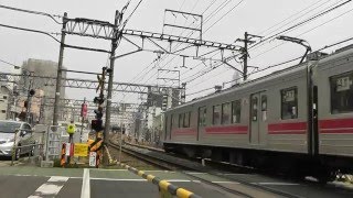 東急1000系1023F　踏切を通過