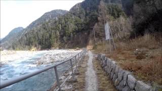 湯俣温泉噴湯丘への壊れた吊り橋