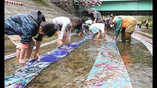 春の風物詩「黒川友禅流し」