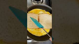 Breakfast Egg Sandwich Hack | One Pan Egg Toast | Healthy Egg sandwich #shorts #eggsandwich