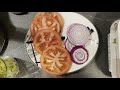 Cooking with Gerardus - Daan makes a vegetarian hamburger